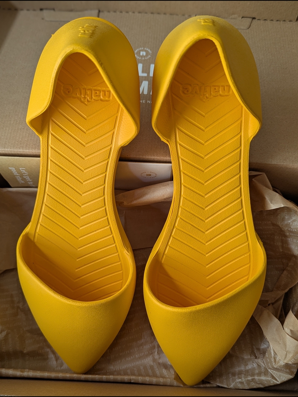 ✨NEW!✨ Native Audrey Pointy Sandal Flats -  Groovy Yellow Size W10 💛